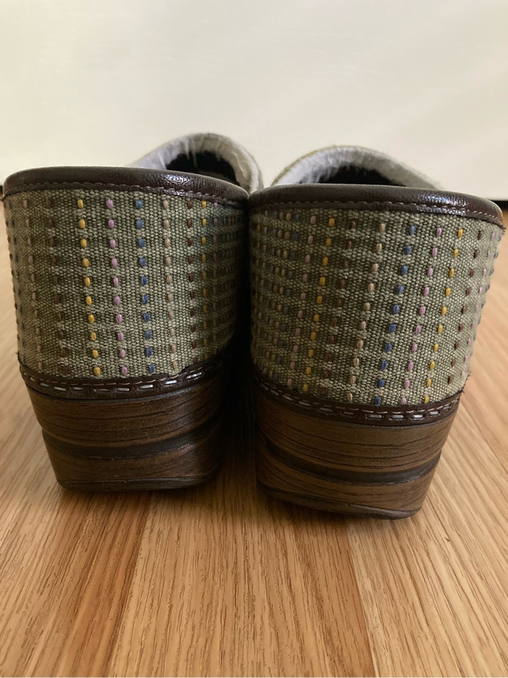 Dansko Vegan Jute Pro
Artisan Striped Canvas Clogs Size 40 - Picture 3 of 11